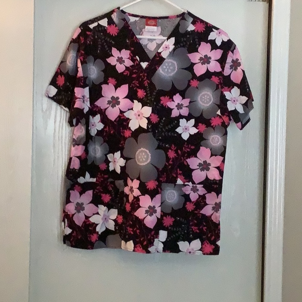 Dickies women’s scrub top